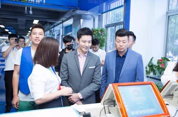 潔希亞品牌升級發布會，簽約影視明星立威廉！