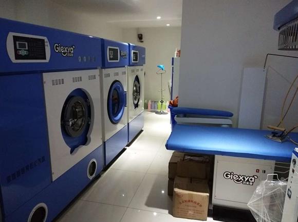 開干洗店需要什么設(shè)備?潔希亞一應(yīng)俱全 開干洗店需要什么設(shè)備?潔希亞一應(yīng)俱全